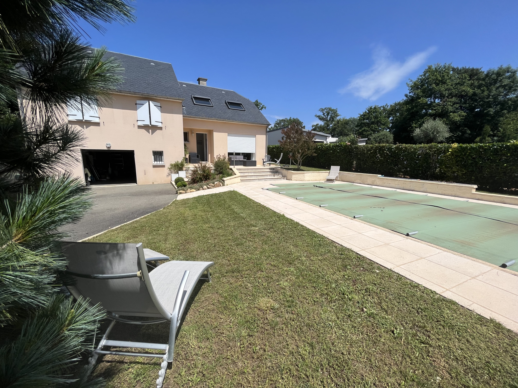 Villa T6 avec piscine Flavin