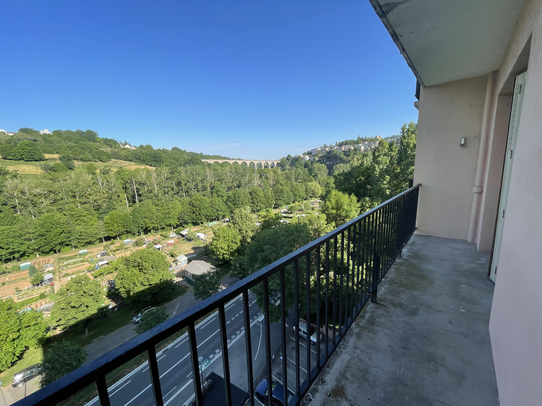 RODEZ - T4 : 765 EUR CHARGES COMPRISES : EAU + CHAUFFAGE